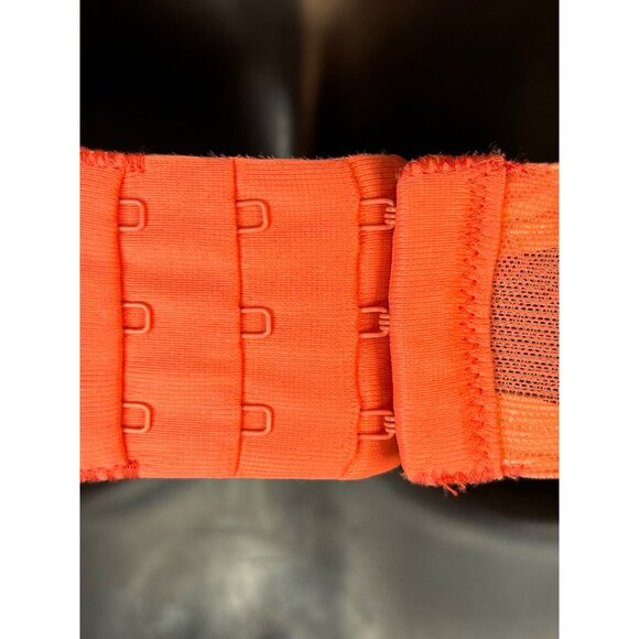 Coral Lace Underwire Adjustable strap Bra with Floral Detail - Picture 6 of 9